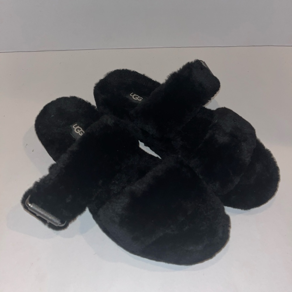 UGG Australia Fuzz Yeah Furry Black Sheepskin Slip Sandals Shoes‎ US 8 Like new